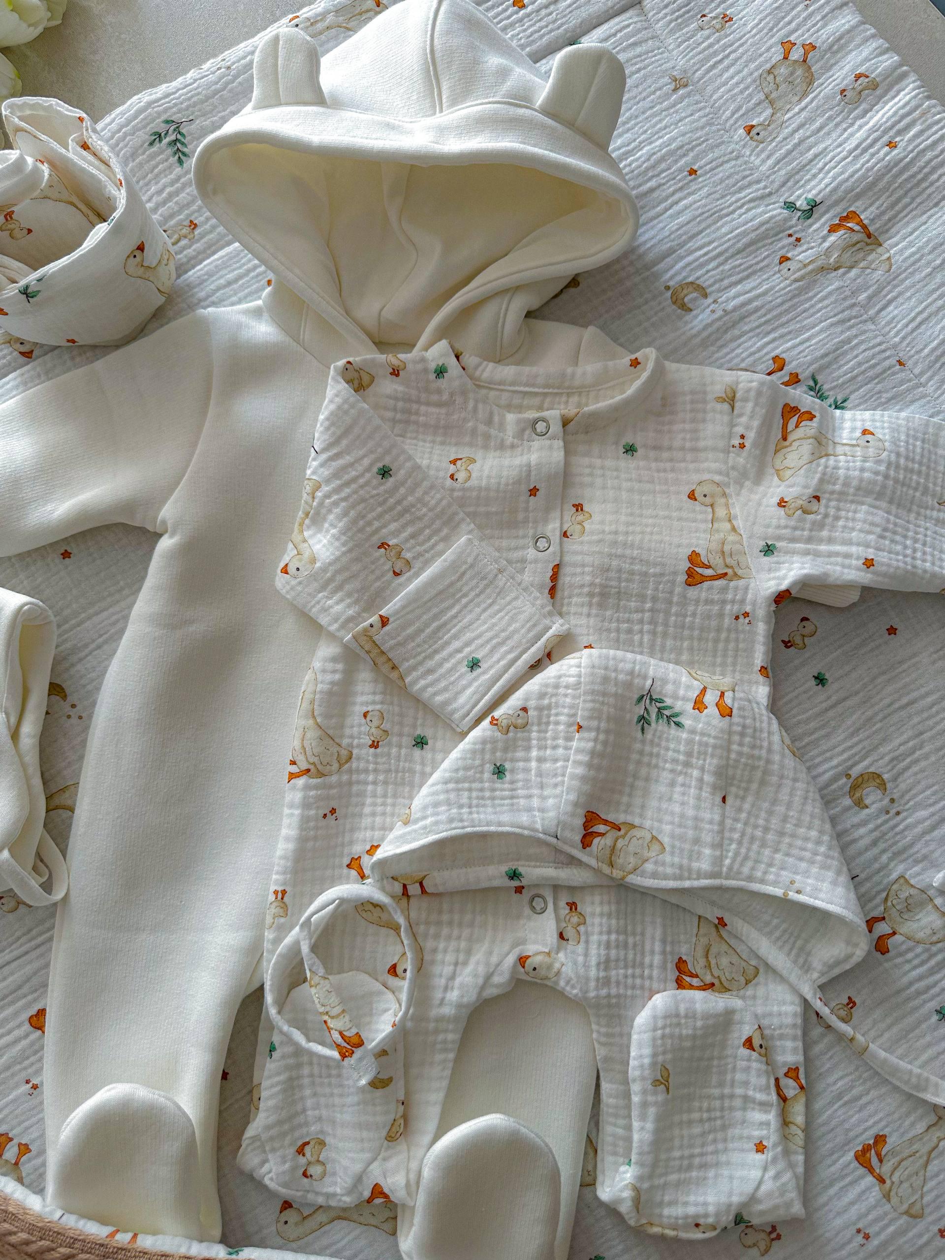 Muslin Baby Set with Swaddles: Organic Cotton Sleepwear and Bonnet (0–3 Months)