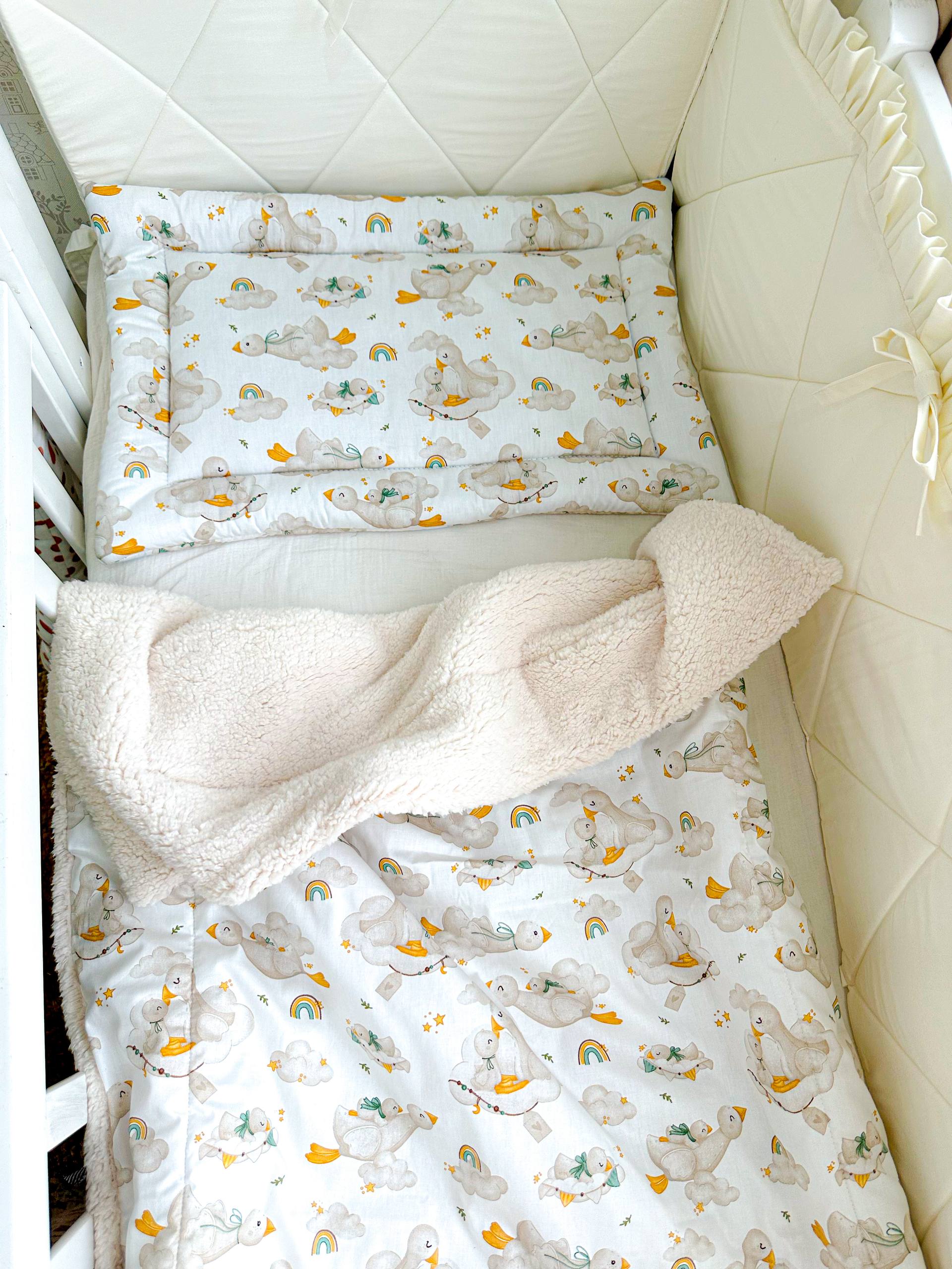 Set pătuț minimalist pentru bebeluși – Confort delicat pentru bebeluș și liniște sufletească pentru mamă 